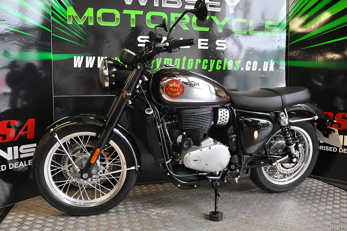 Used 2026 Bsa Gold Star 650 Ex Demo Bsa Midnight Black - Interior and Exterior details 2