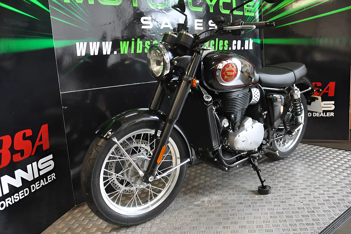 Used 2026 Bsa Gold Star 650 Ex Demo Bsa Midnight Black - Interior and Exterior details 3