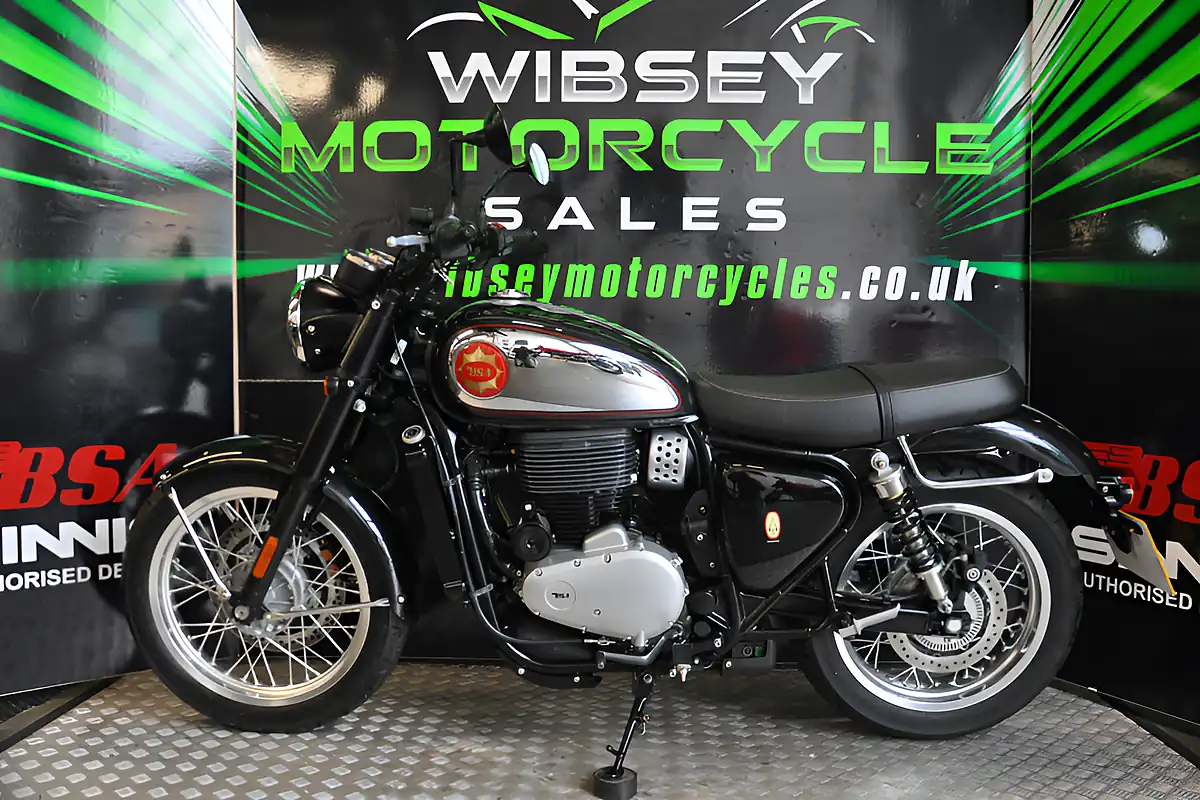 Used 2026 Bsa Gold Star 650 Ex Demo Bsa Midnight Black - Interior and Exterior details 4