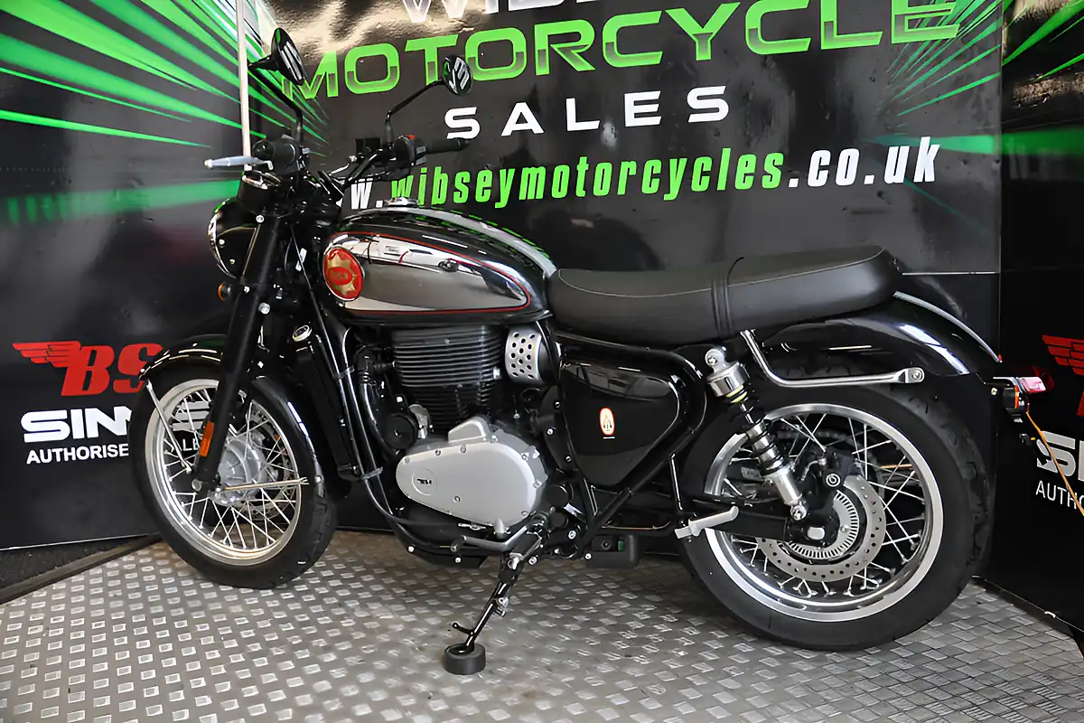 Used 2026 Bsa Gold Star 650 Ex Demo Bsa Midnight Black - Interior and Exterior details 5
