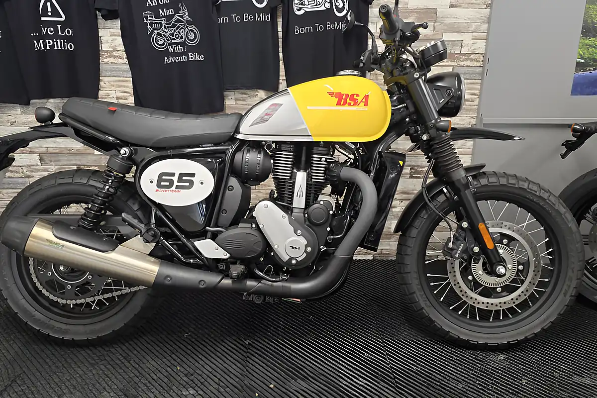 Used 2026 Bsa Scrambler 650 Yellow - Front View