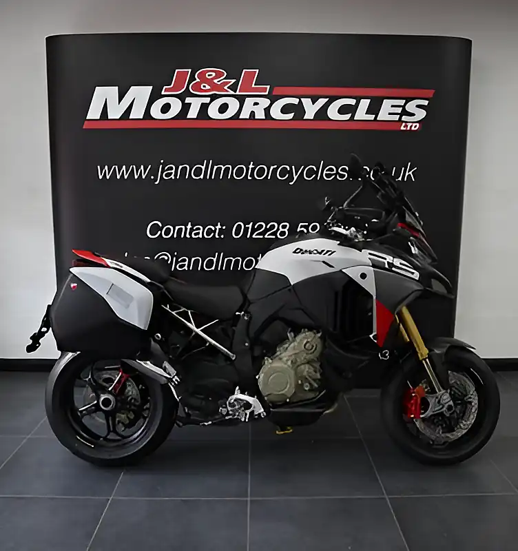 Used 2026 Cfmoto 125NK Black - Interior and Exterior details 8