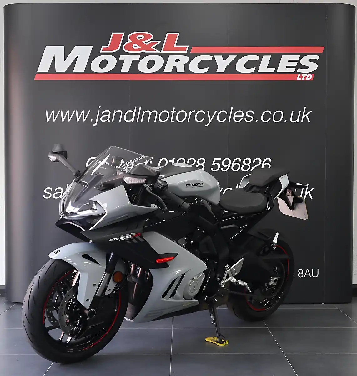 Used 2026 Cfmoto 675SR-R Grey - Interior and Exterior details 5