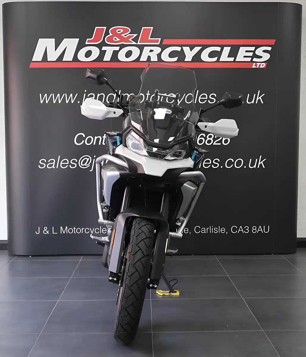 Used 2026 Cfmoto 700MT White - Interior and Exterior details 4