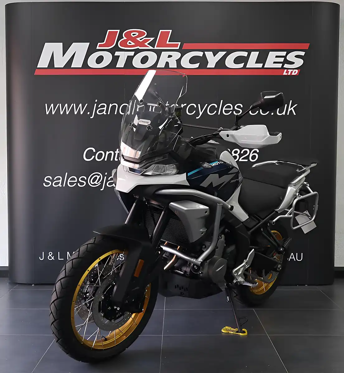 Used 2026 Cfmoto 700MT White - Interior and Exterior details 5