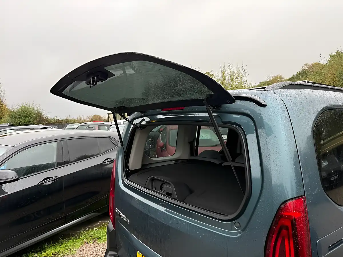 Used 2026 Citroen E-Berlingo Max M Kiama Blue - Interior and Exterior details 9