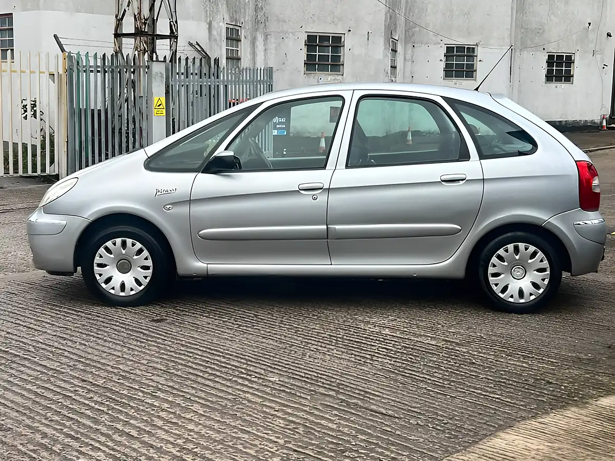 Used 2026 Citroen Xsara Picasso Desire Silver - Interior and Exterior details 11