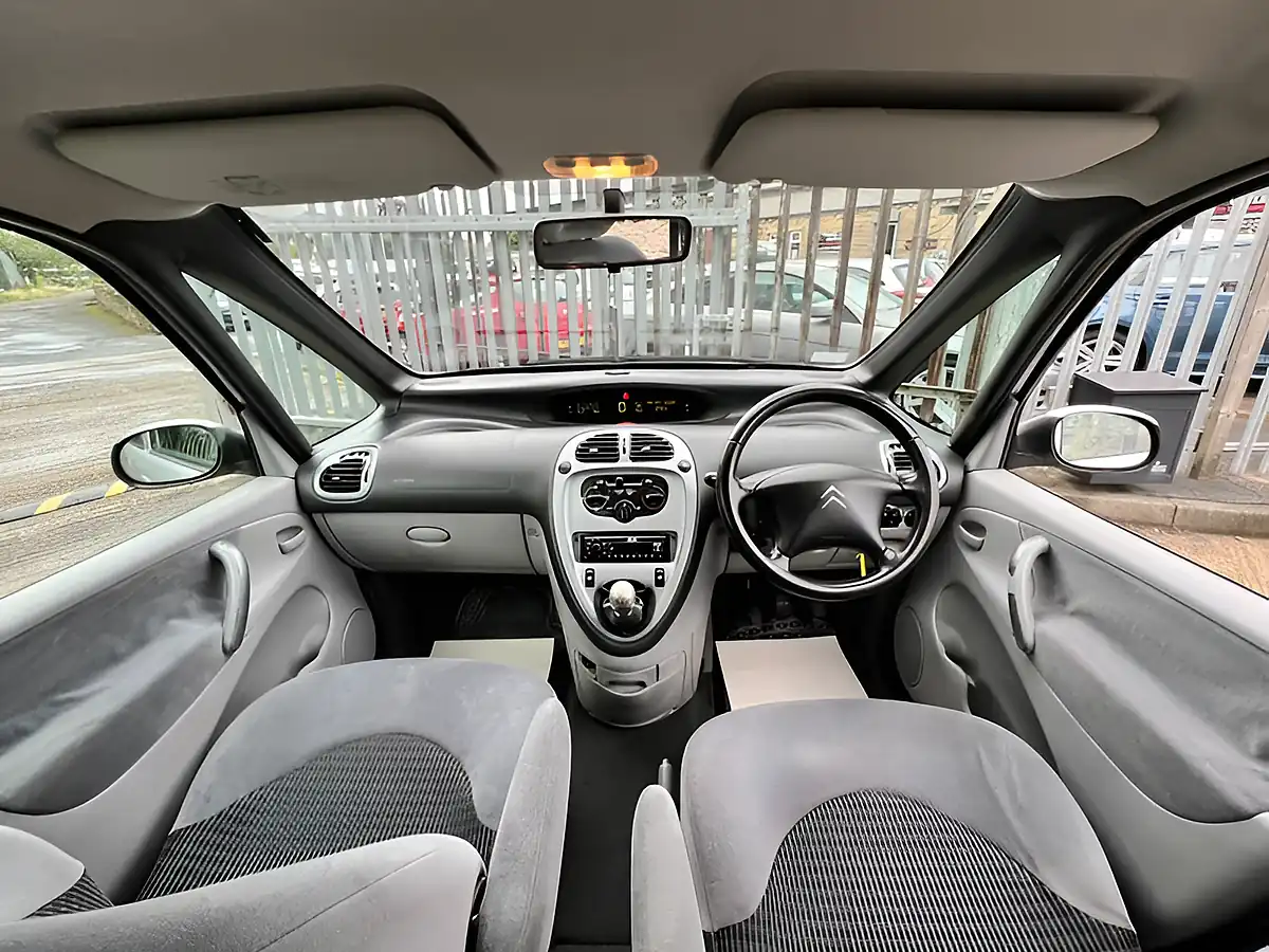Used 2026 Citroen Xsara Picasso Desire Silver - Interior and Exterior details 12