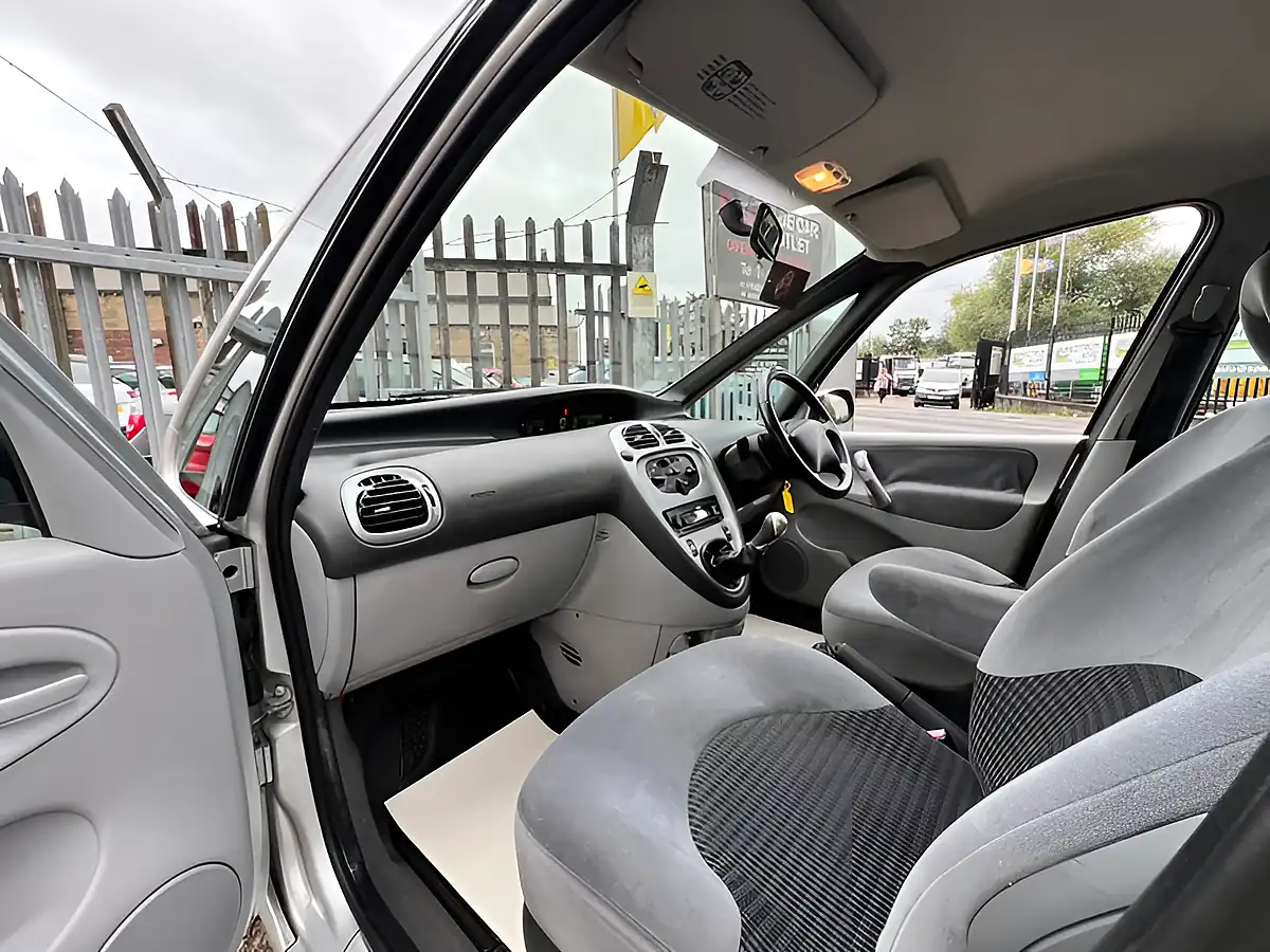 Used 2026 Citroen Xsara Picasso Desire Silver - Interior and Exterior details 17