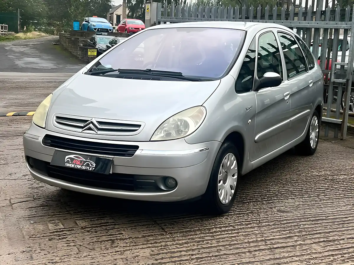 Used 2026 Citroen Xsara Picasso Desire Silver - Interior and Exterior details 3