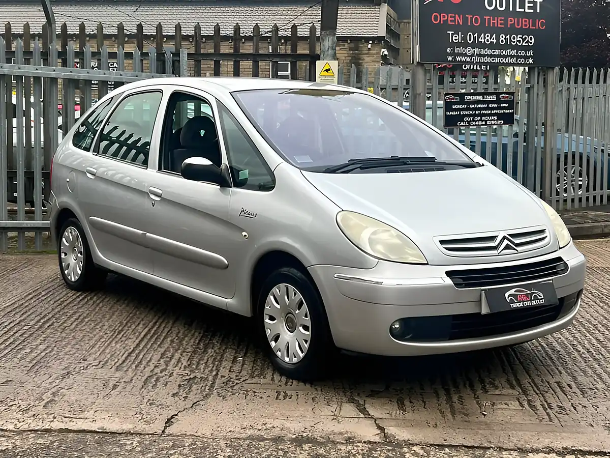 Used 2026 Citroen Xsara Picasso Desire Silver - Interior and Exterior details 4