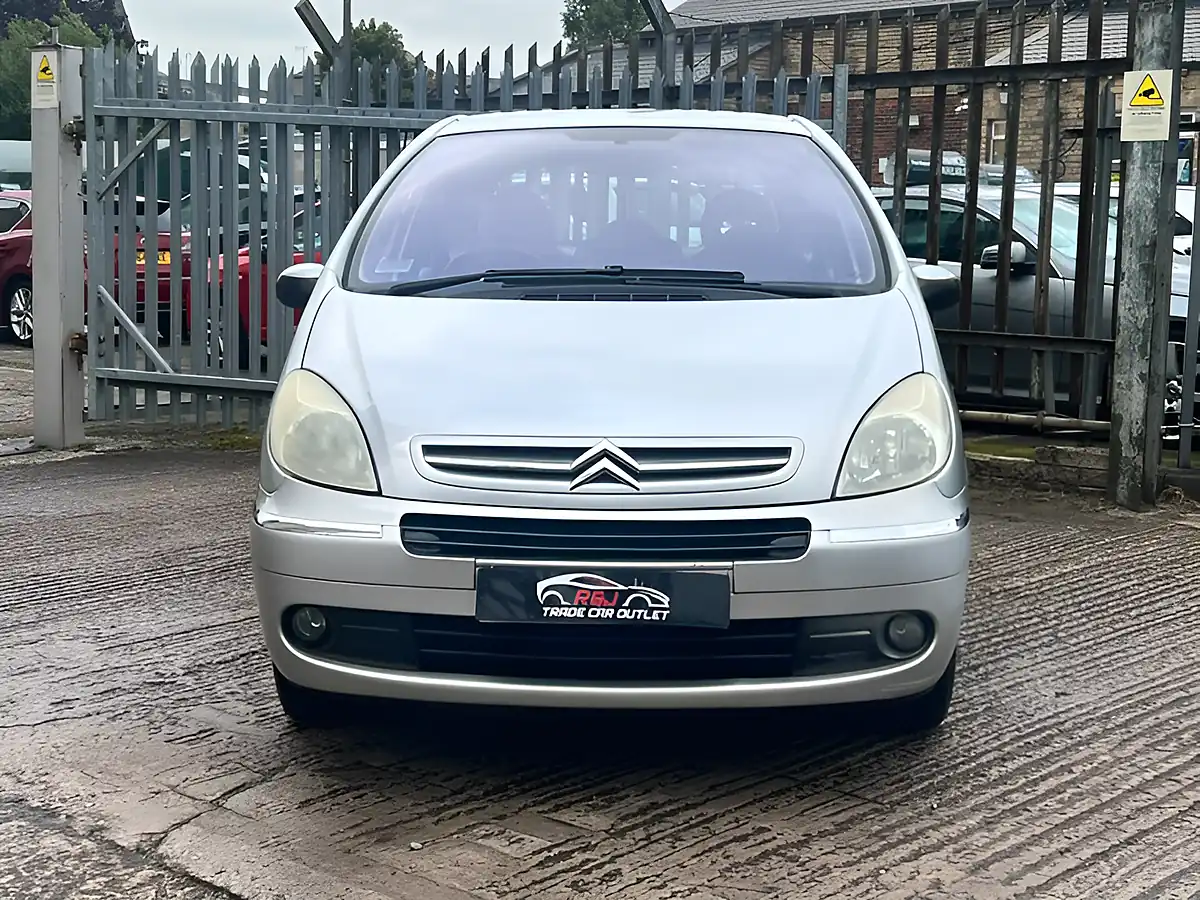 Used 2026 Citroen Xsara Picasso Desire Silver - Interior and Exterior details 5