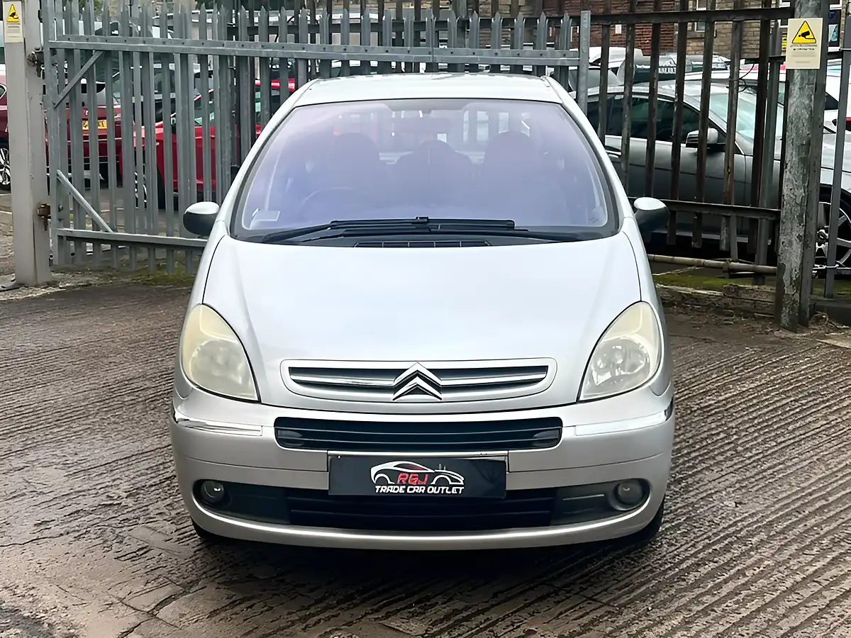 Used 2026 Citroen Xsara Picasso Desire Silver - Interior and Exterior details 6