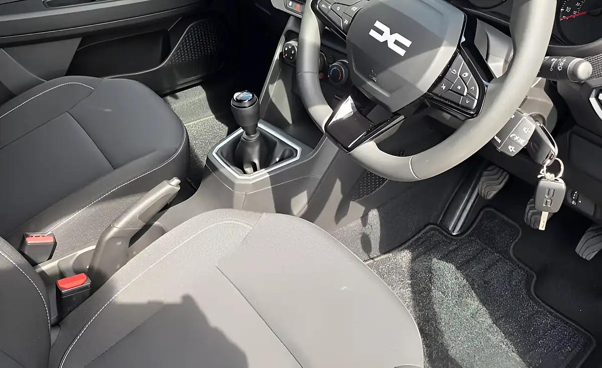 Used 2026 Dacia Sandero Essential Arctic White - Interior and Exterior details 13