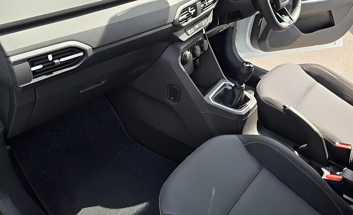 Used 2026 Dacia Sandero Essential Arctic White - Interior and Exterior details 20