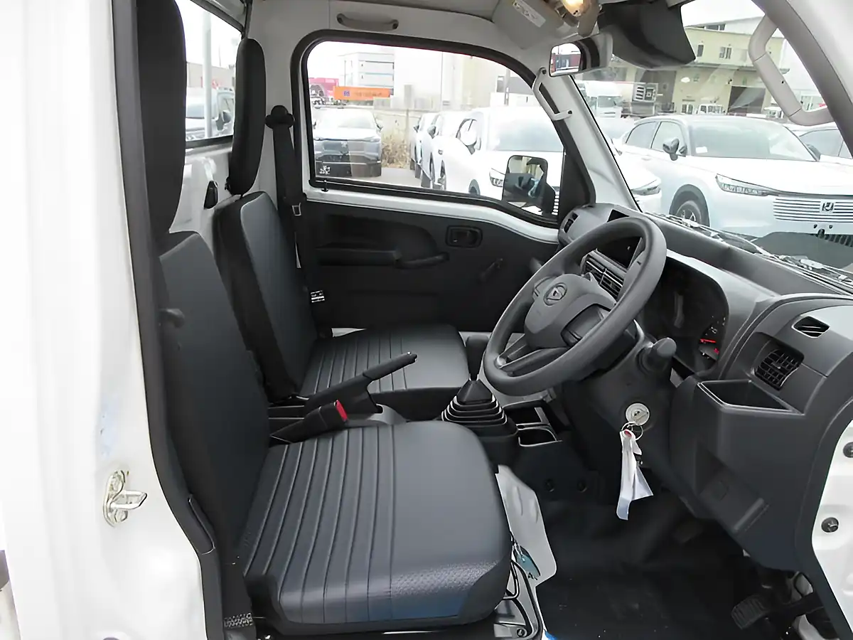 Used 2026 Daihatsu Hijet 4WD Kei MINI Truck White - Interior and Exterior details 11