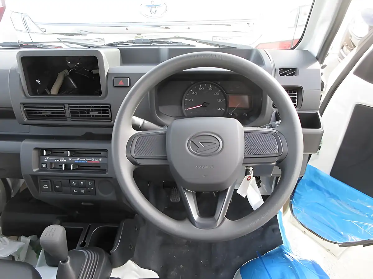 Used 2026 Daihatsu Hijet 4WD Kei MINI Truck White - Interior and Exterior details 12