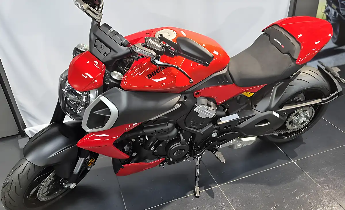 Used 2026 Ducati Diavel Ducati Red - Interior and Exterior details 11