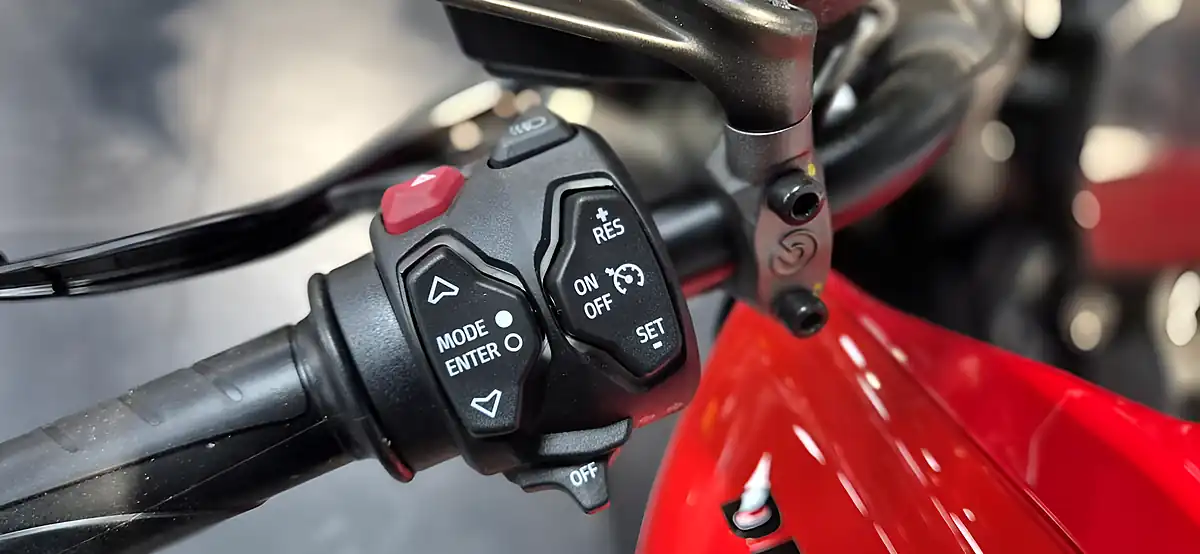 Used 2026 Ducati Diavel Ducati Red - Interior and Exterior details 13