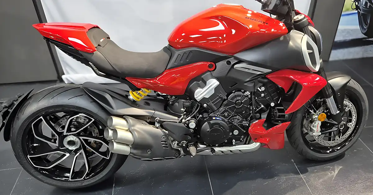 Used 2026 Ducati Diavel Ducati Red - Interior and Exterior details 2