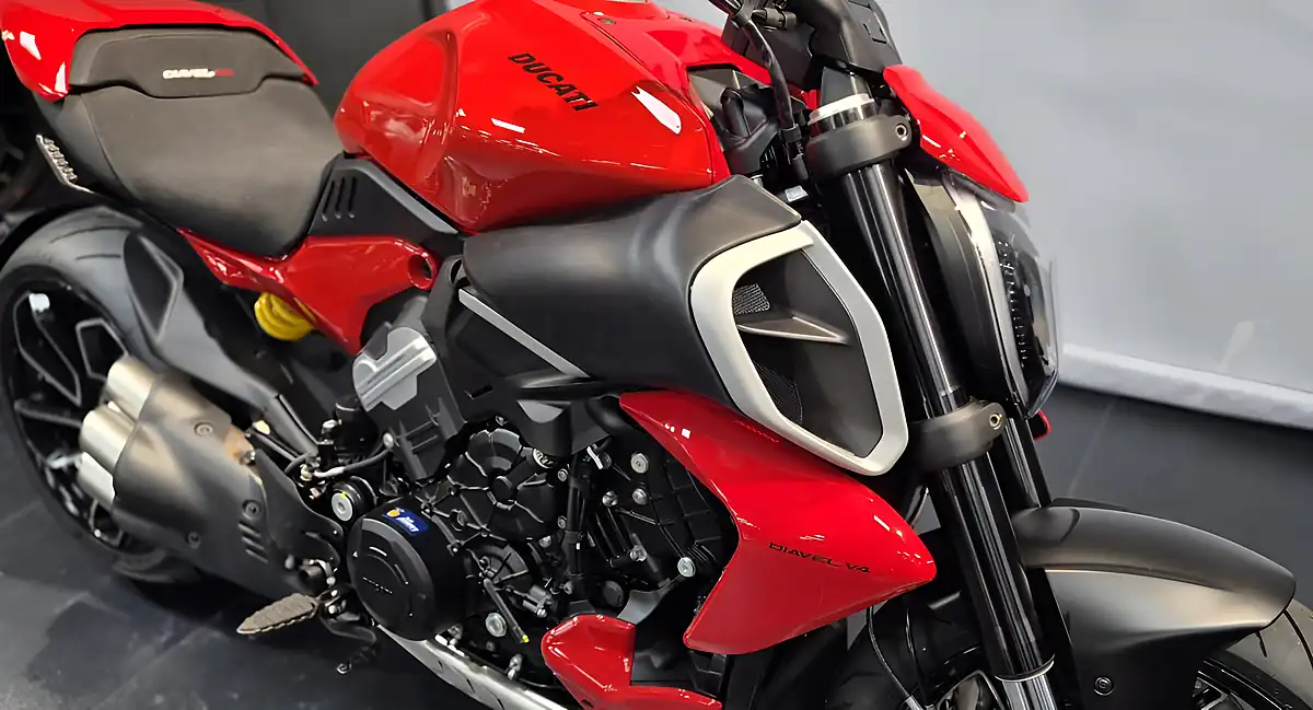 Used 2026 Ducati Diavel Ducati Red - Interior and Exterior details 7