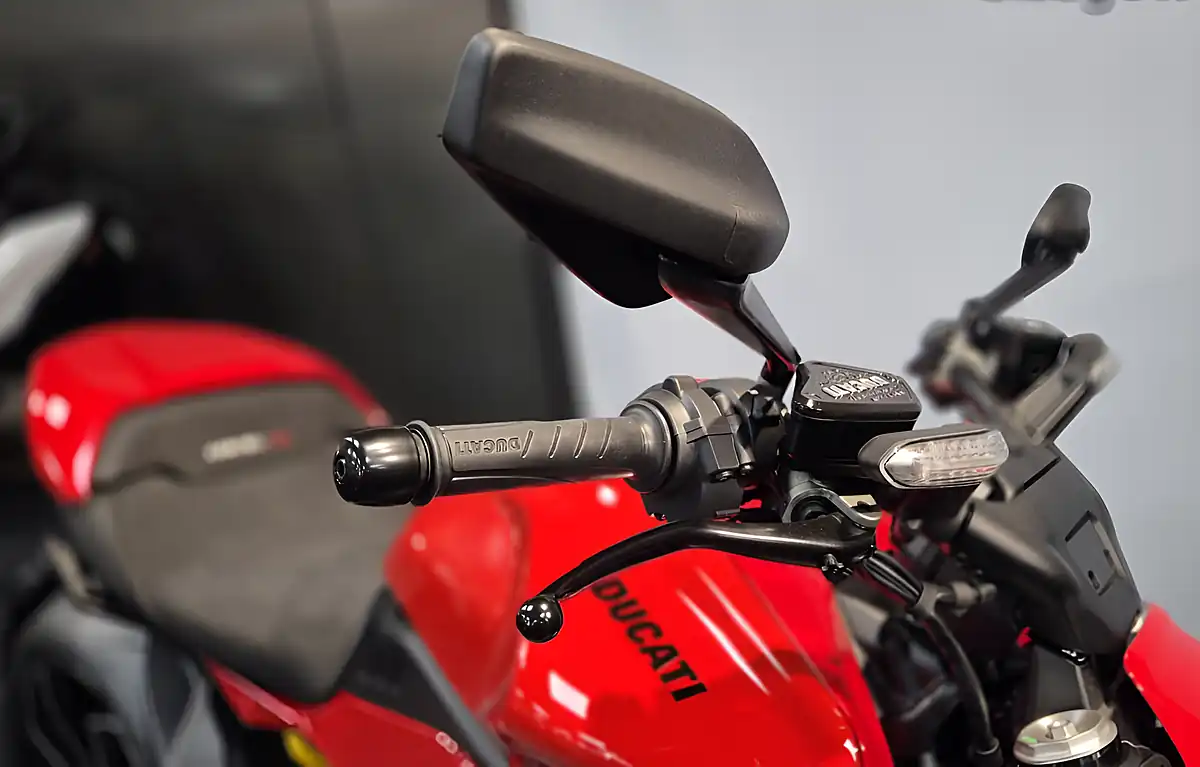 Used 2026 Ducati Diavel Ducati Red - Interior and Exterior details 9