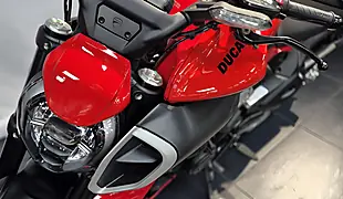 Used 2026 Ducati Diavel Ducati Red - Interior and Exterior details 12