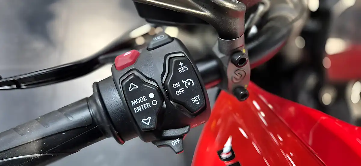 Used 2026 Ducati Diavel Ducati Red - Interior and Exterior details 13