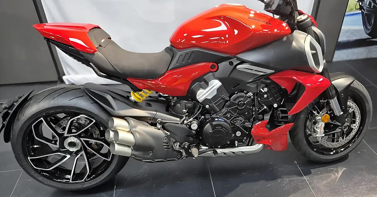 Used 2026 Ducati Diavel Ducati Red - Interior and Exterior details 2