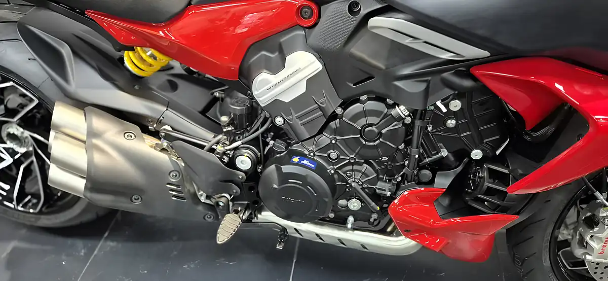 Used 2026 Ducati Diavel Ducati Red - Interior and Exterior details 6