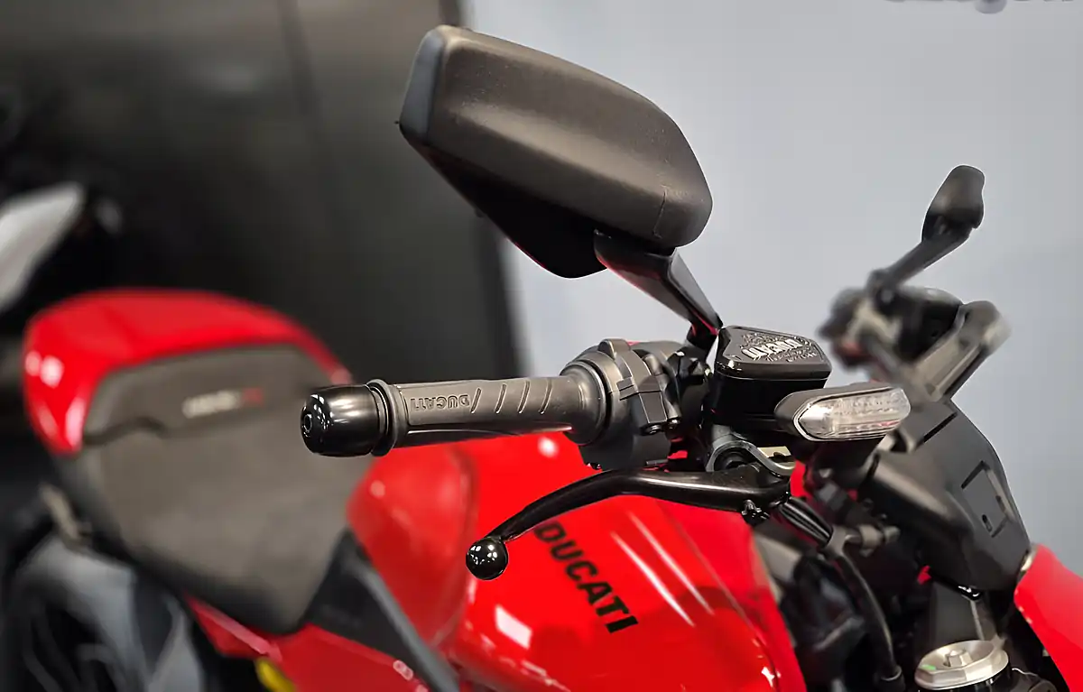 Used 2026 Ducati Diavel Ducati Red - Interior and Exterior details 9