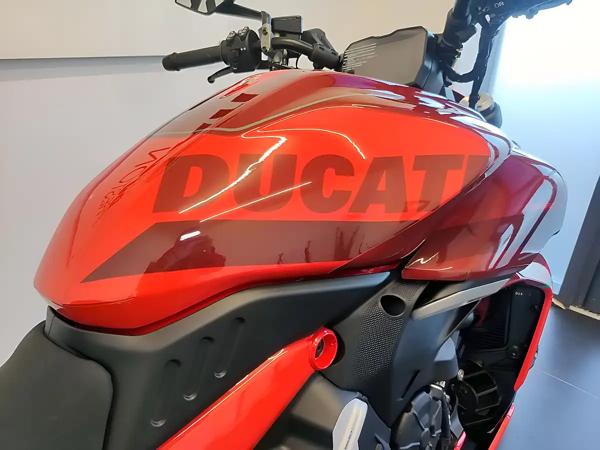 Used 2026 Ducati Diavel - Interior and Exterior details 12