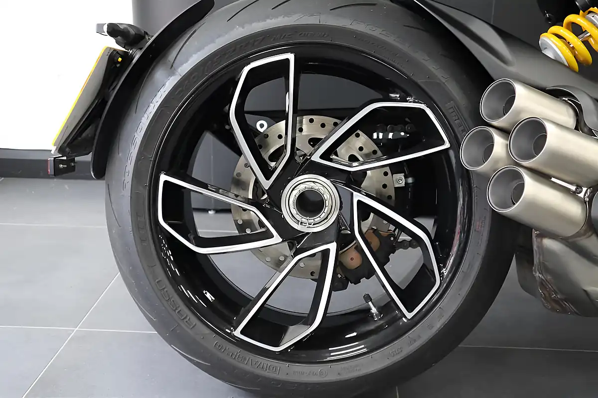 Used 2026 Ducati Diavel V4 Black Roadster Livery Black Roadster Livery - Interior and Exterior details 12