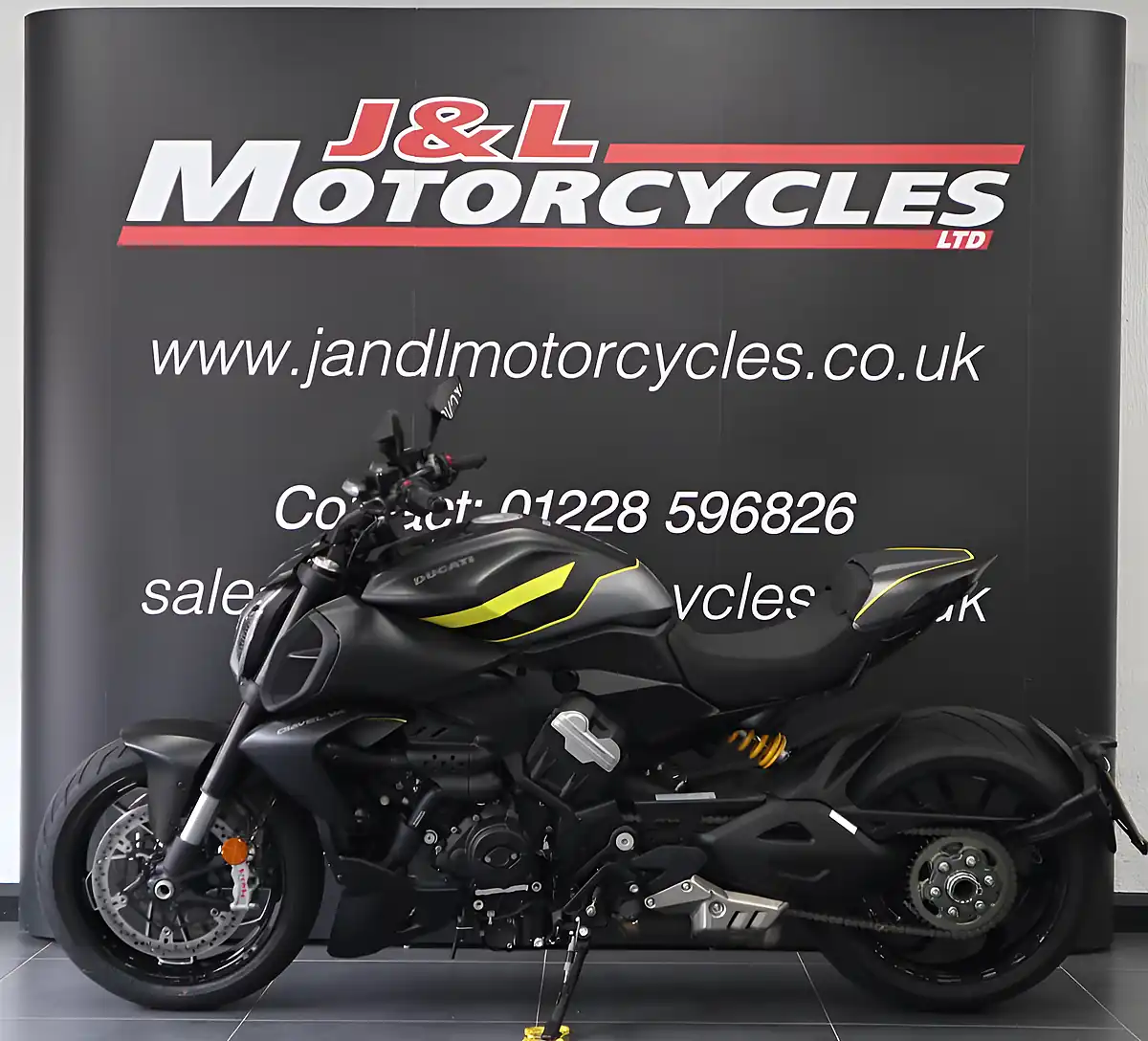 Used 2026 Ducati Diavel V4 Black Roadster Livery Black Roadster Livery - Interior and Exterior details 6