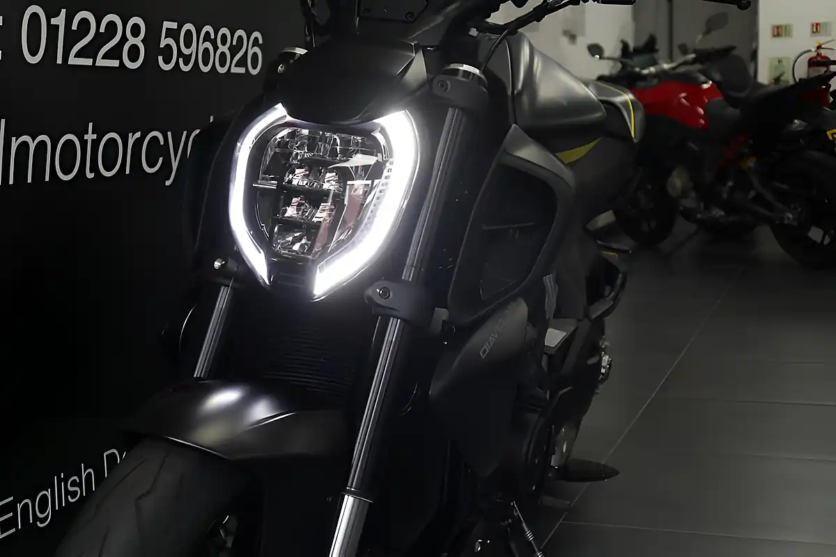 Used 2026 Ducati Diavel V4 Black Roadster Livery Black Roadster Livery - Interior and Exterior details 7