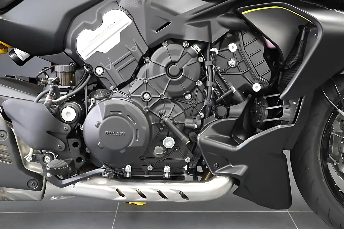 Used 2026 Ducati Diavel V4 Black Roadster Livery Black Roadster Livery - Interior and Exterior details 8