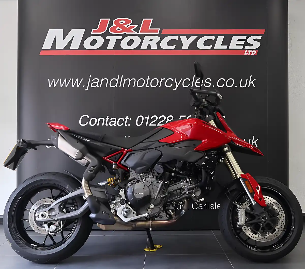 Used 2026 Ducati Hypermotard V2 Red - Front View