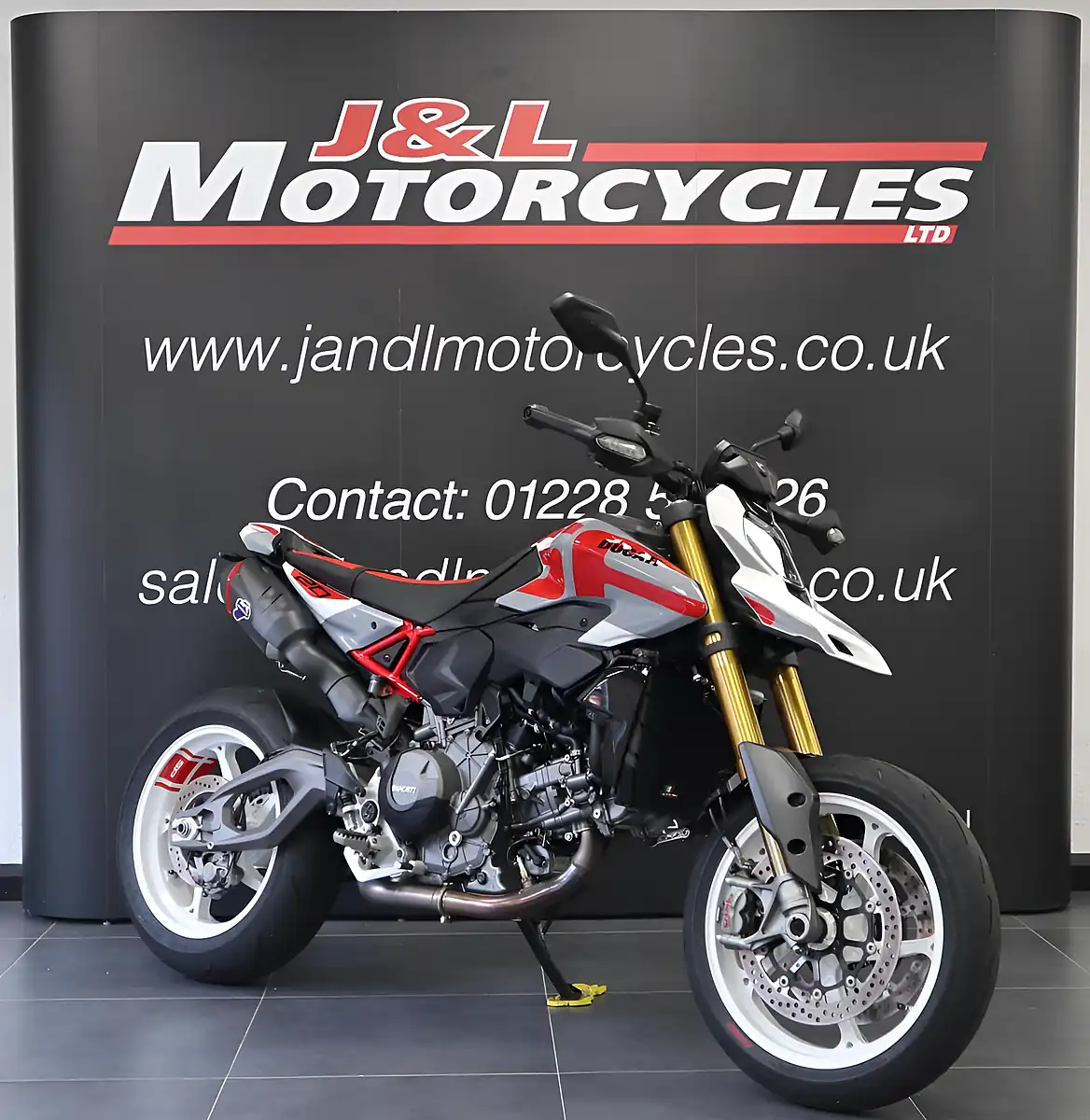 Used 2026 Ducati Hypermotard V2 Sp - Interior and Exterior details 2