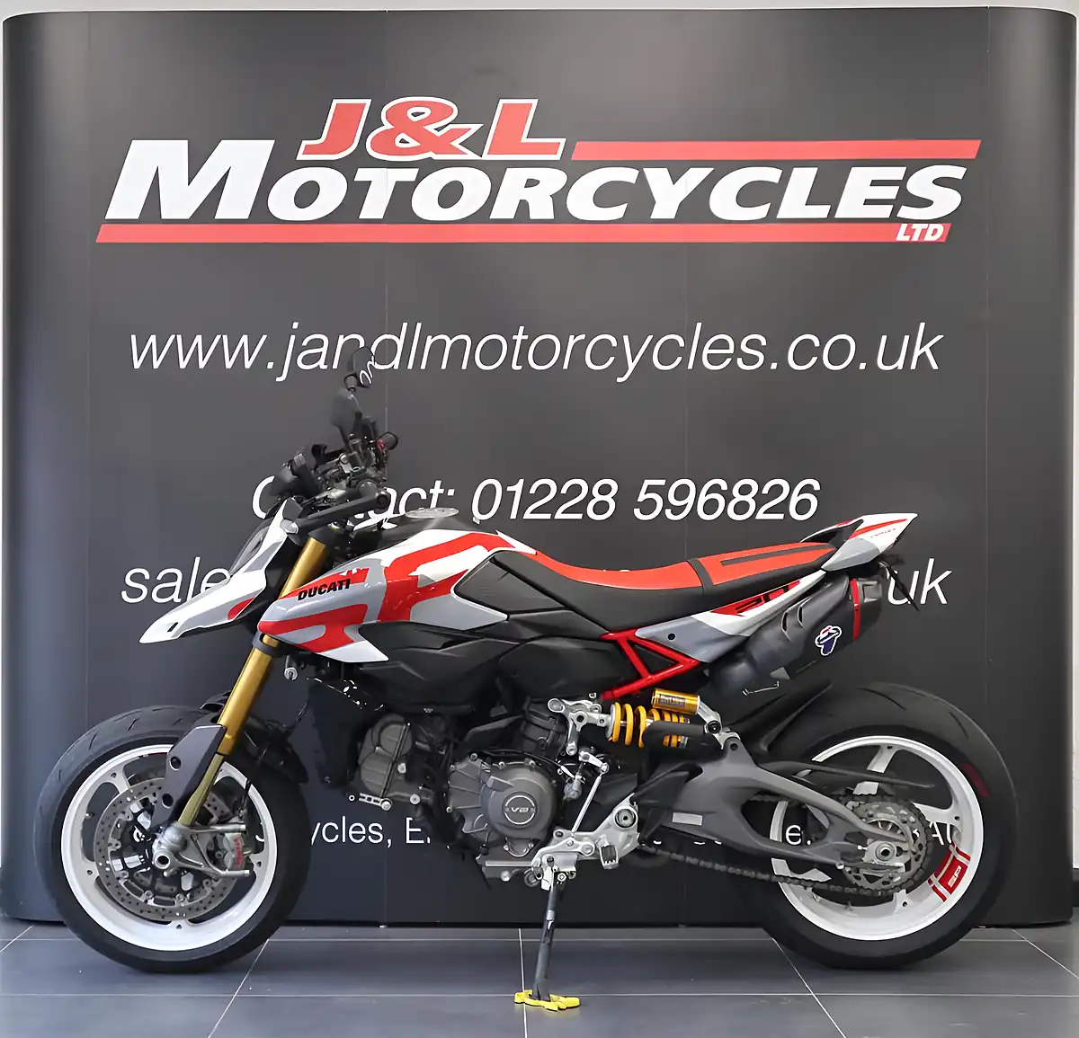 Used 2026 Ducati Hypermotard V2 Sp - Interior and Exterior details 5