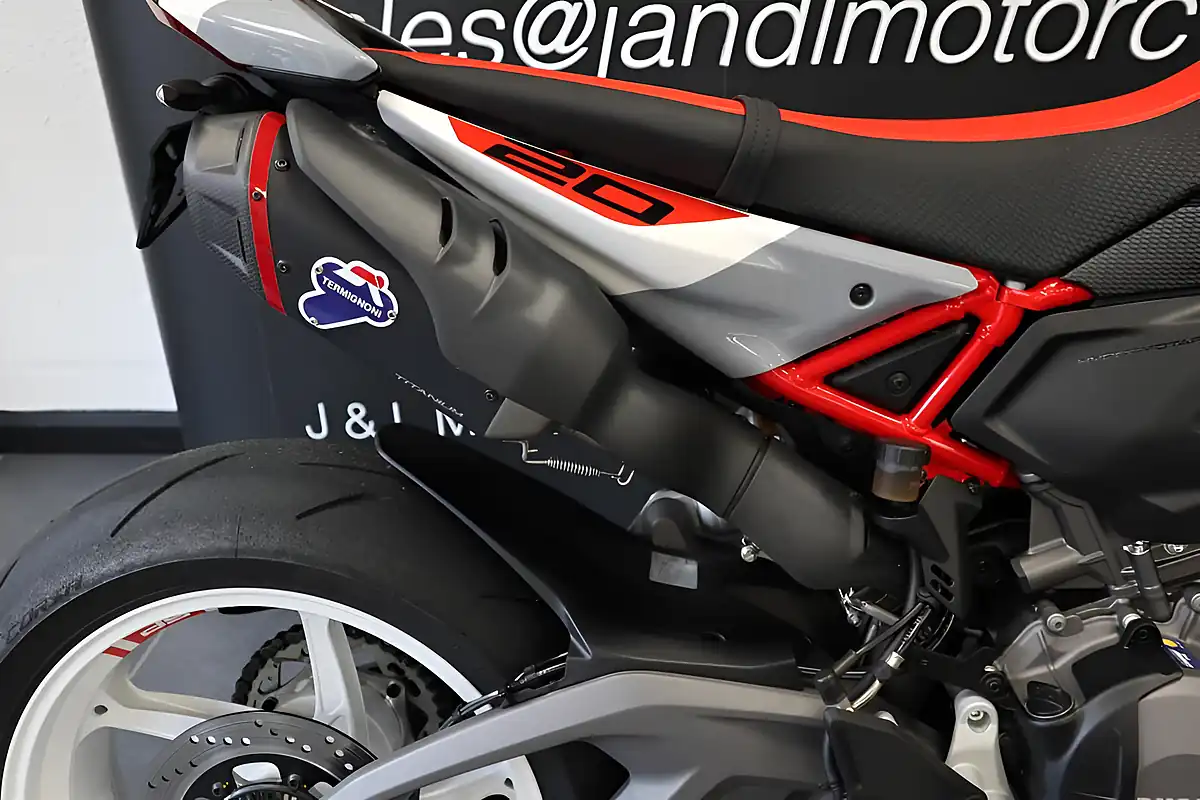 Used 2026 Ducati Hypermotard V2 Sp - Interior and Exterior details 8
