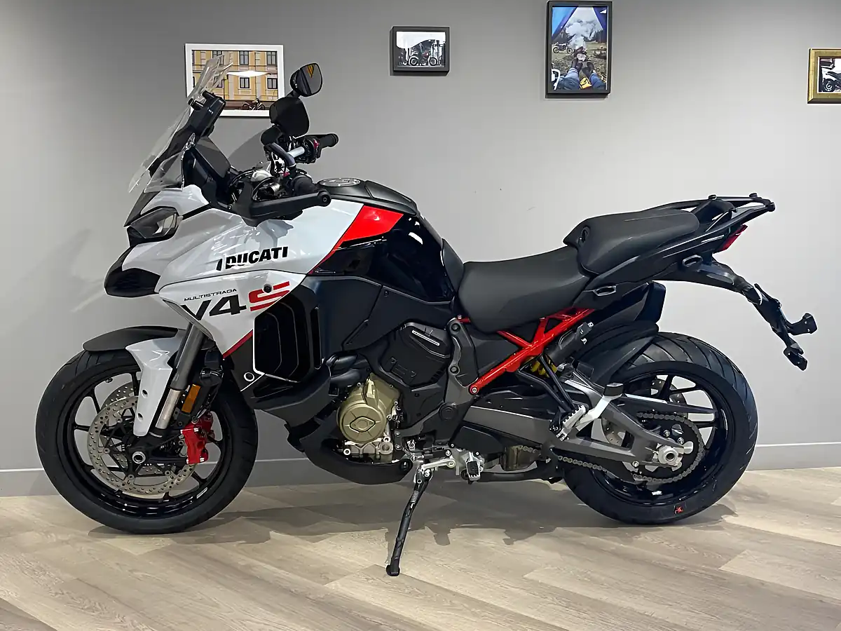 Used 2026 Ducati Multistrada T&r - Interior and Exterior details 2
