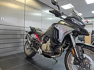 Used 2026 Ducati Multistrada V4 S Radar Dark Stealth, Gold Wheels - Interior and Exterior details 11