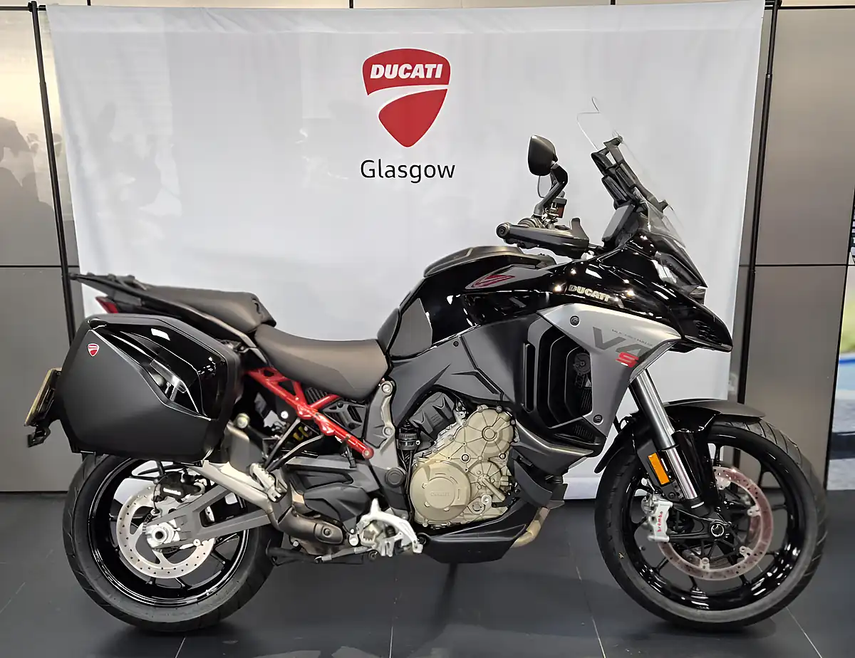 Used 2026 Ducati Multistrada V4S Travel & Radar Thrilling Black - Front View