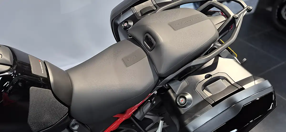 Used 2026 Ducati Multistrada V4S Travel & Radar Thrilling Black - Interior and Exterior details 11