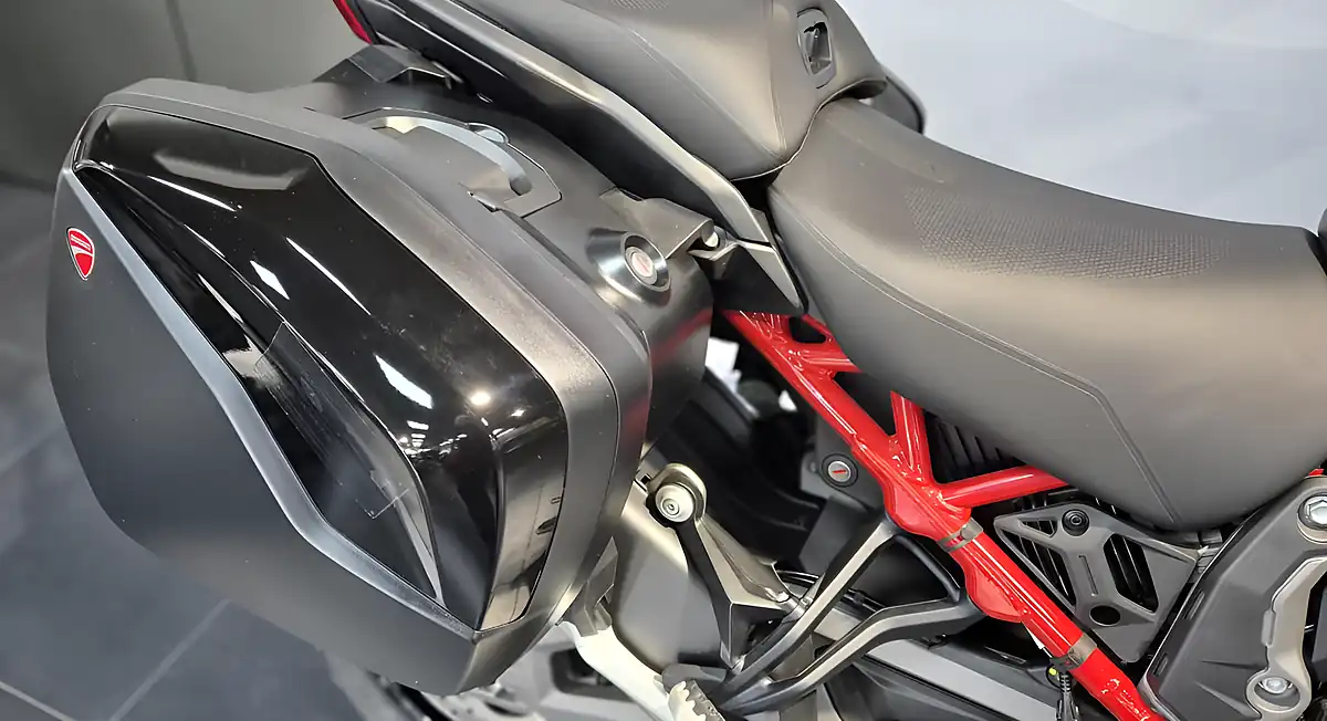 Used 2026 Ducati Multistrada V4S Travel & Radar Thrilling Black - Interior and Exterior details 3