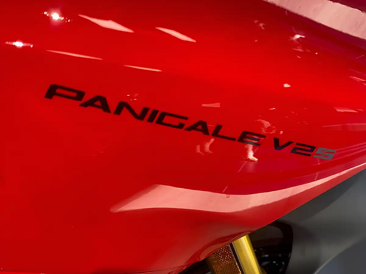 Used 2026 Ducati Panigale V2 S - Interior and Exterior details 7