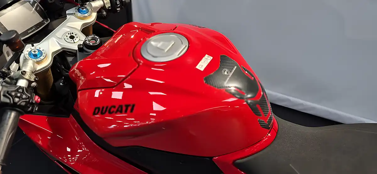 Used 2026 Ducati Panigale V2 S - Interior and Exterior details 4
