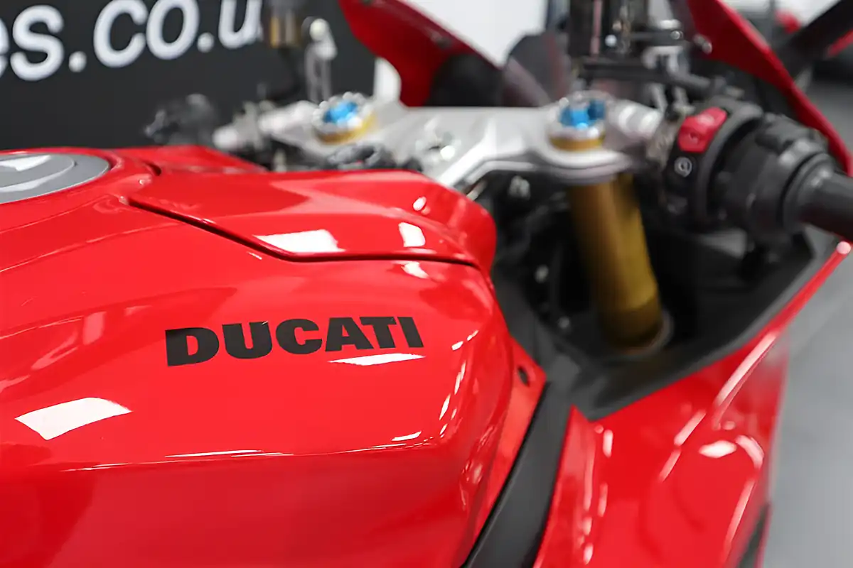 Used 2026 Ducati Panigale V2S Red - Interior and Exterior details 11