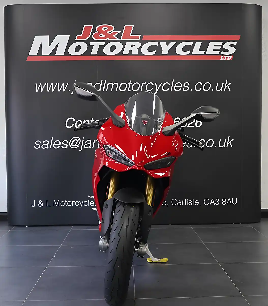 Used 2026 Ducati Panigale V2S Red - Interior and Exterior details 4