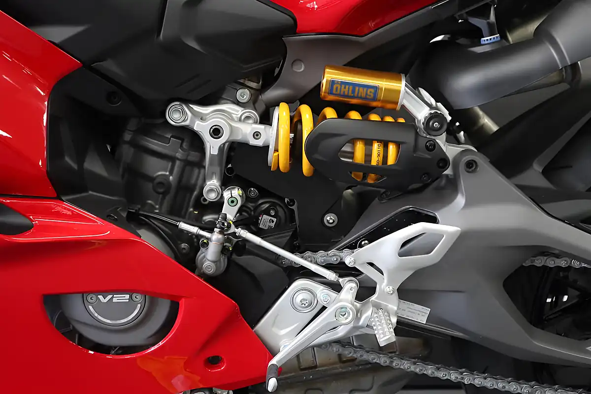 Used 2026 Ducati Panigale V2S Red - Interior and Exterior details 9